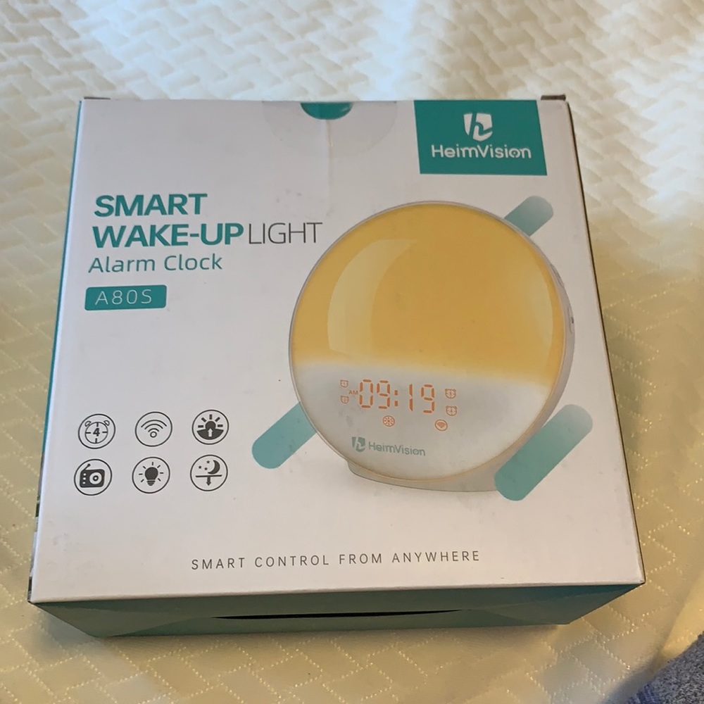 Smart wake up light